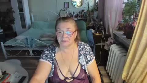 Snapshot of flowerlover8 chatting on 07/28/26, 06:20 Flowerlower online show from 07/28/26, 06:20
