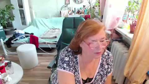 Snapshot of flowerlover8 chatting on 08/01/26, 03:11 Flowerlower online show from 08/01/26, 03:11