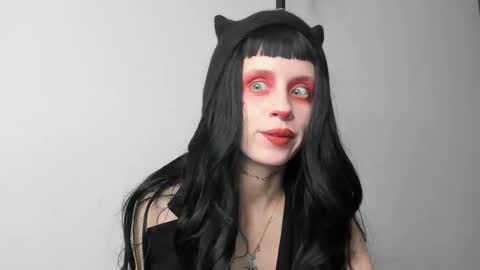 Snapshot of flowerofsin2001 chatting on 03/12/25, 06:44 Flower online show from 03/12/25, 06:44