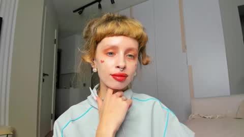 Snapshot of flowerofsin2001 chatting on 03/13/26, 04:35 Flower online show from 03/13/26, 04:35