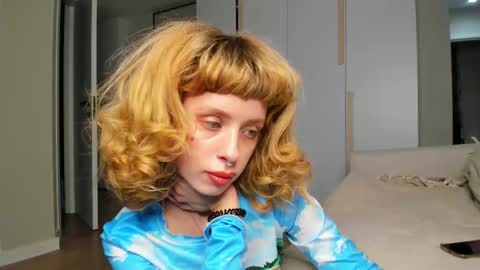 Snapshot of flowerofsin2001 chatting on 03/15/26, 06:36 Flower online show from 03/15/26, 06:36