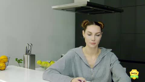 Katrin online show from 11/23/25, 02:17