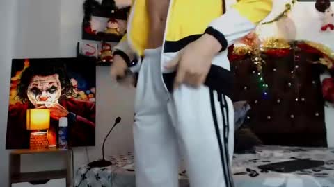 flowers109 online show from 12/26/24, 09:47