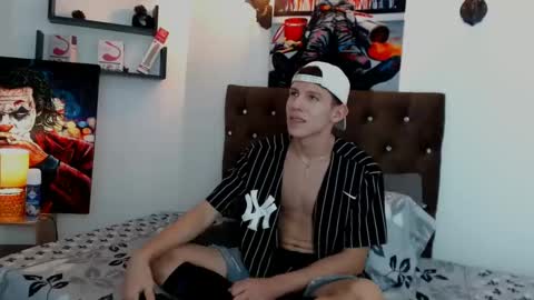 flowers109 online show from 01/15/25, 09:09