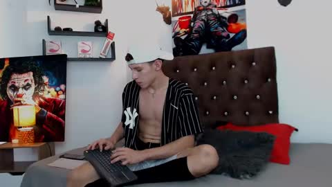 flowers109 online show from 01/16/25, 08:46