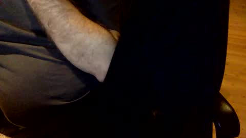 Snapshot of flowmover chatting on 01/21/25, 01:00 flowmover online show from 01/21/25, 01:00