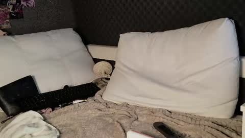 fluffy_cloude online show from 06/22/26, 03:25