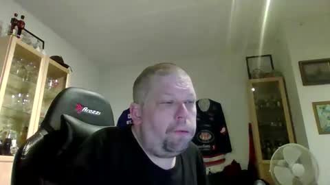 Snapshot of fluffy_espen chatting on 03/16/26, 05:13 fluffy_espen online show from 03/16/26, 05:13