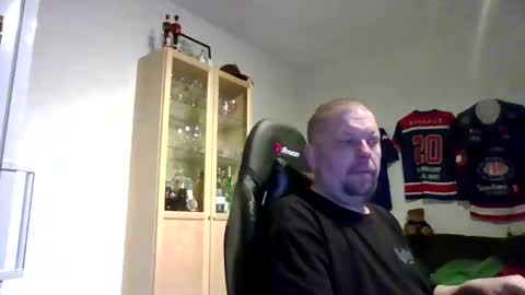 Snapshot of fluffy_espen chatting on 03/17/26, 05:33 fluffy_espen online show from 03/17/26, 05:33