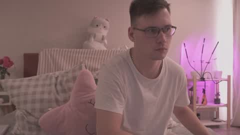 Snapshot of fluffy_hat chatting on 01/29/25, 10:37 Fluffy and Krut online show from 01/29/25, 10:37