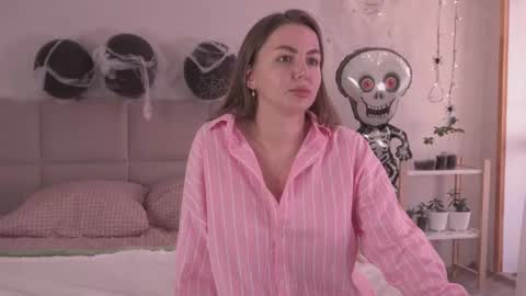 Snapshot of fluffy_hat chatting on 10/30/25, 01:12 Fluffy and Krut online show from 10/30/25, 01:12