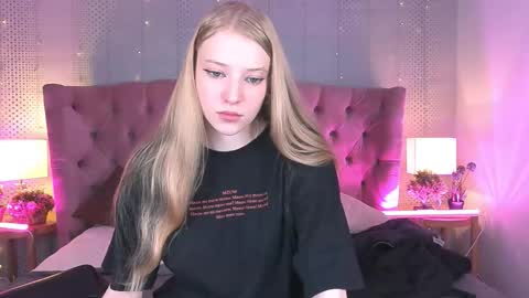 Mia online show from 10/09/25, 09:57