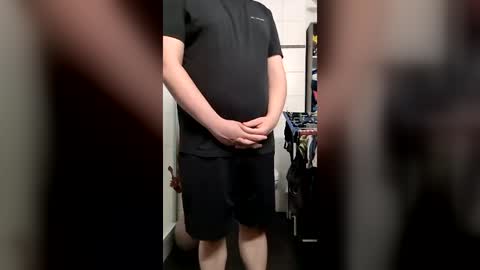 fluffybutt_ online show from 06/25/26, 04:44