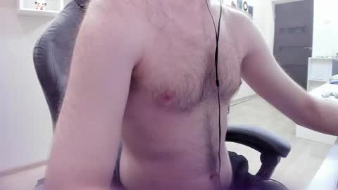 Snapshot of fluffycat_ chatting on 03/08/25, 01:47 fluffycat online show from 03/08/25, 01:47