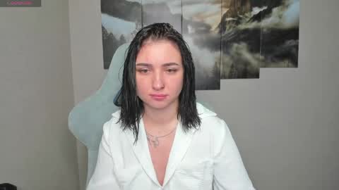 Lina online show from 05/18/26, 12:51