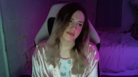 Snapshot of fluxsux chatting on 10/08/25, 01:20 Flux online show from 10/08/25, 01:20