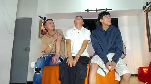 Snapshot of flyckers chatting on 01/14/26, 10:14 flyckers online show from 01/14/26, 10:14