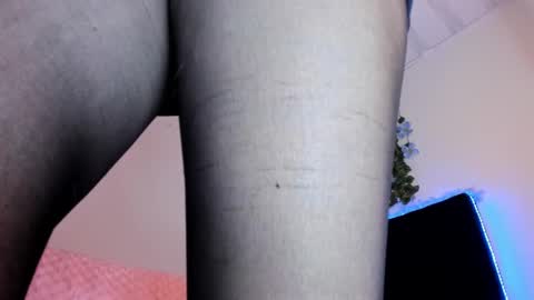 Snapshot of flylia_ chatting on 02/22/25, 01:55 lia online show from 02/22/25, 01:55