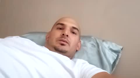 Snapshot of fn389 chatting on 02/25/25, 09:13 Frank online show from 02/25/25, 09:13