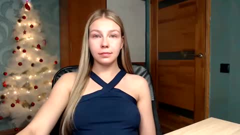 Snapshot of fofhcf chatting on 01/24/25, 02:07 Molli Ready for any play with you. Hottest show in pvt Help a student earn big tokens online show from 01/24/25, 02:07