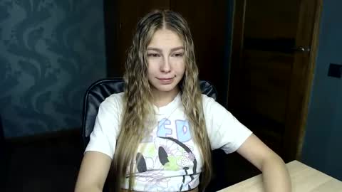 Snapshot of fofhcf chatting on 02/26/25, 11:37 Molli Ready for any play with you. Hottest show in pvt Help a student earn big tokens online show from 02/26/25, 11:37