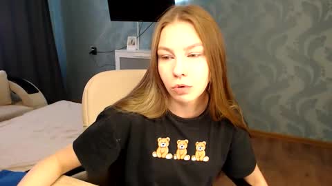 Snapshot of fofhcf chatting on 04/15/26, 02:02 Molli Ready for any play with you. Hottest show in pvt Help a student earn big tokens online show from 04/15/26, 02:02