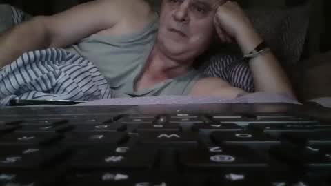 Snapshot of fofodi chatting on 12/21/25, 08:38 fofodi online show from 12/21/25, 08:38