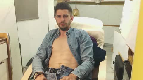 independent model online show from 04/30/26, 08:57