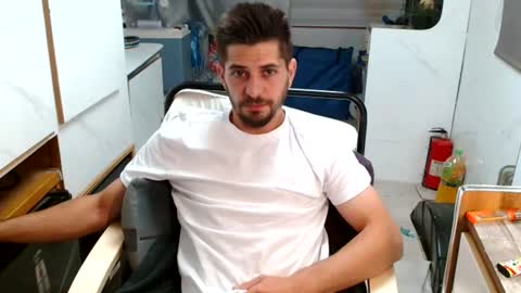independent model online show from 06/15/26, 06:43