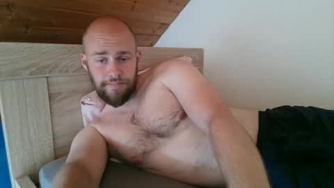 Snapshot of foniks96 chatting on 06/17/26, 09:01 Martin Grob online show from 06/17/26, 09:01