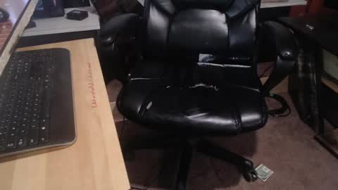 Snapshot of footlover6 chatting on 02/20/25, 01:40 Thomas Jefferson online show from 02/20/25, 01:40