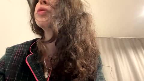 Snapshot of forbiddennvelvet chatting on 02/02/26, 01:26 forbiddennvelvet online show from 02/02/26, 01:26