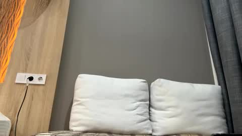 Snapshot of forbiddennvelvet chatting on 03/17/26, 01:25 forbiddennvelvet online show from 03/17/26, 01:25