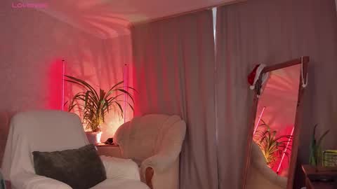 Snapshot of forest_lina chatting on 01/11/26, 12:21 online show from 01/11/26, 12:21