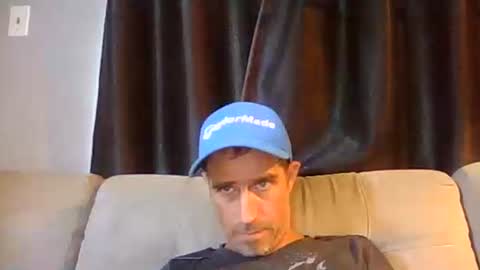 Snapshot of fouraide42 chatting on 09/09/25, 08:30 fouraide42 online show from 09/09/25, 08:30