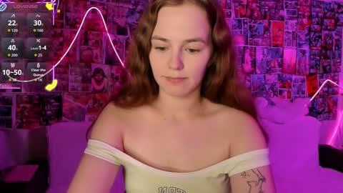 Snapshot of fox_lisaaa chatting on 12/03/25, 08:29 Lisa online show from 12/03/25, 08:29