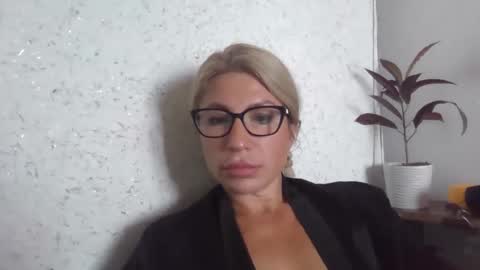 Snapshot of fox_red_lady7 chatting on 09/11/25, 07:19 fox_red_lady7 online show from 09/11/25, 07:19