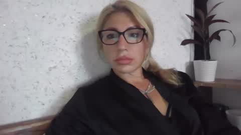Snapshot of fox_red_lady7 chatting on 09/18/25, 02:30 fox_red_lady7 online show from 09/18/25, 02:30
