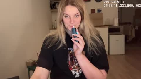 i am your baby Alien  online show from 02/15/25, 05:39