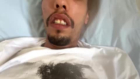 Snapshot of foxfuckerbr chatting on 12/03/25, 09:40 Zuey online show from 12/03/25, 09:40