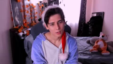 Foxicfu online show from 12/18/25, 07:03