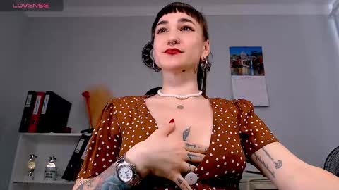 Snapshot of foxrinehelen chatting on 03/03/25, 12:58 Helen - My streams are Monday - Friday at 8 AM NY time online show from 03/03/25, 12:58