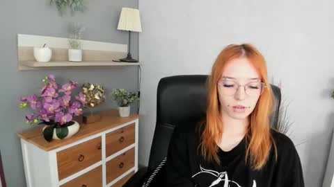 Snapshot of foxsonya chatting on 05/13/26, 01:30 Sonya online show from 05/13/26, 01:30