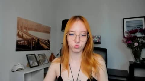 Snapshot of foxsonya chatting on 05/26/26, 05:47 Sonya online show from 05/26/26, 05:47