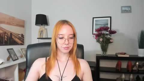 Snapshot of foxsonya chatting on 06/05/26, 05:47 Sonya online show from 06/05/26, 05:47
