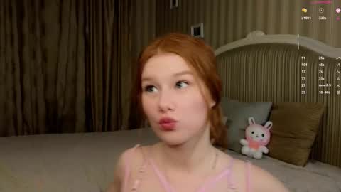 Snapshot of foxxx_tail chatting on 10/20/25, 03:12 Petra online show from 10/20/25, 03:12