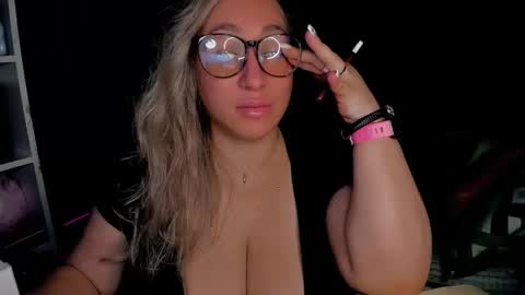 Kris online show from 11/12/25, 01:17