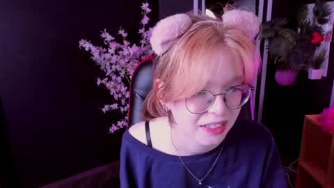 Snapshot of foxxxypolly chatting on 05/23/26, 06:07 Polly online show from 05/23/26, 06:07