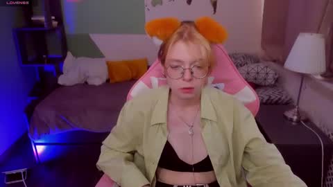Snapshot of foxxxypolly chatting on 06/20/26, 05:54 Polly online show from 06/20/26, 05:54