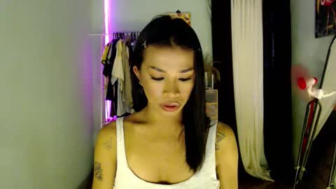 Snapshot of foxxygirly_ chatting on 05/19/26, 09:04 Eva Violet online show from 05/19/26, 09:04